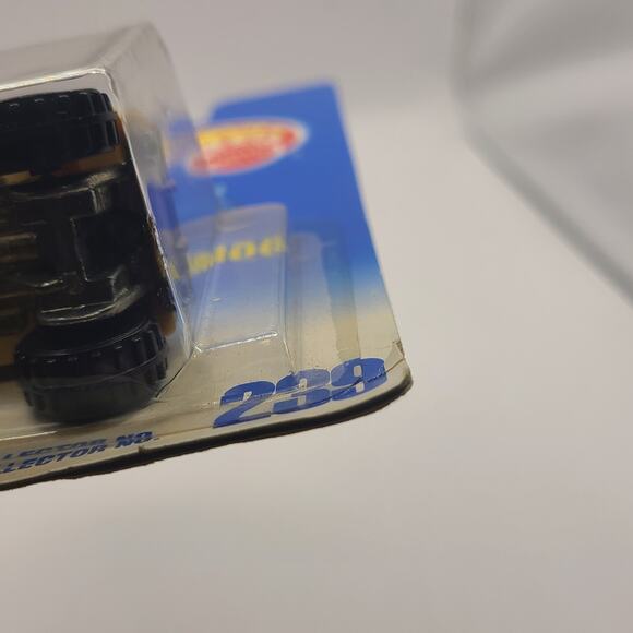 1993 Hot Wheels #239 Mercedes-Benz Unimog NEW - Picture 4 of 5